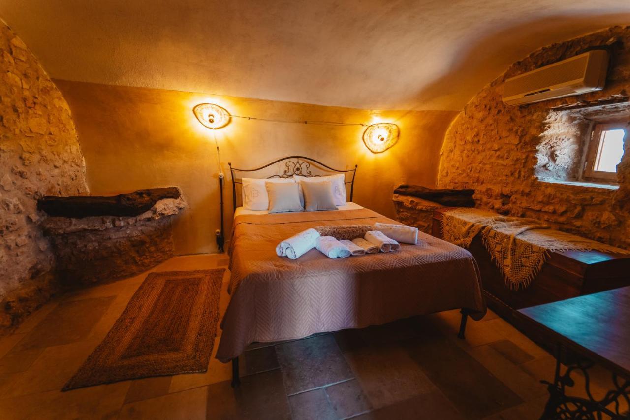 Kythera Secrets Suites Viaradika Εξωτερικό φωτογραφία