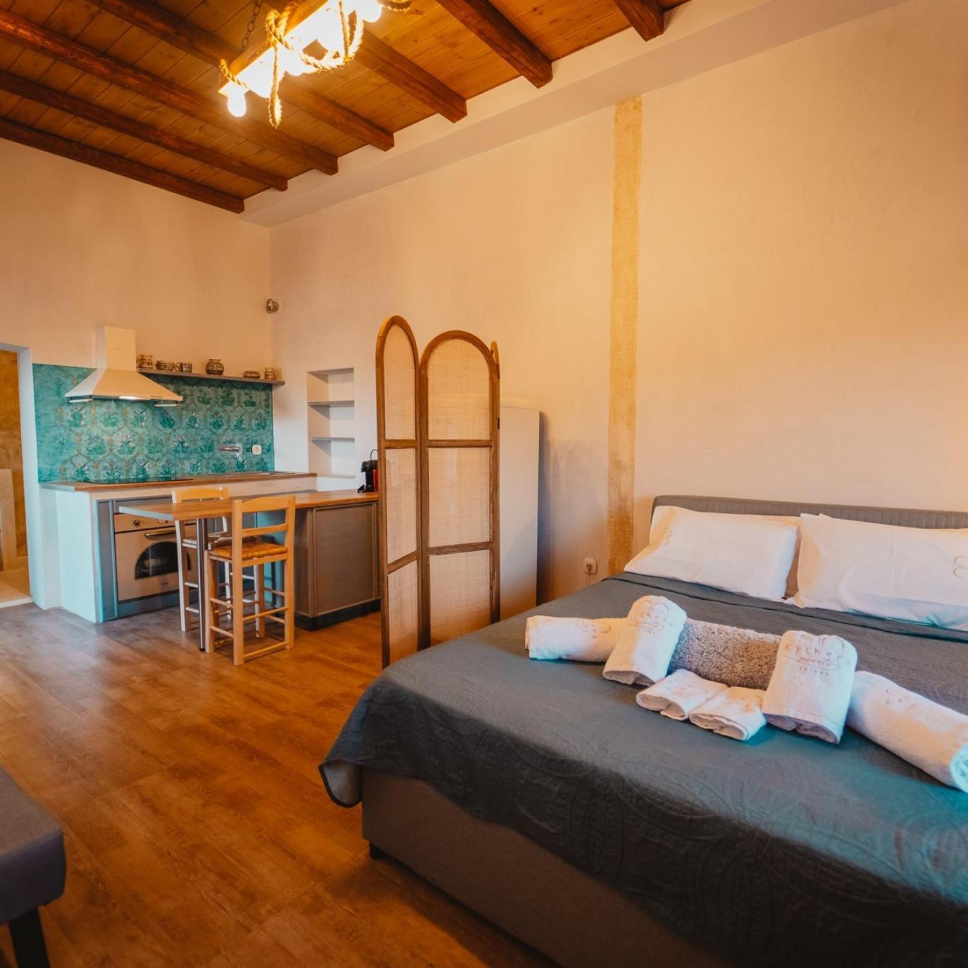 Kythera Secrets Suites Viaradika Εξωτερικό φωτογραφία